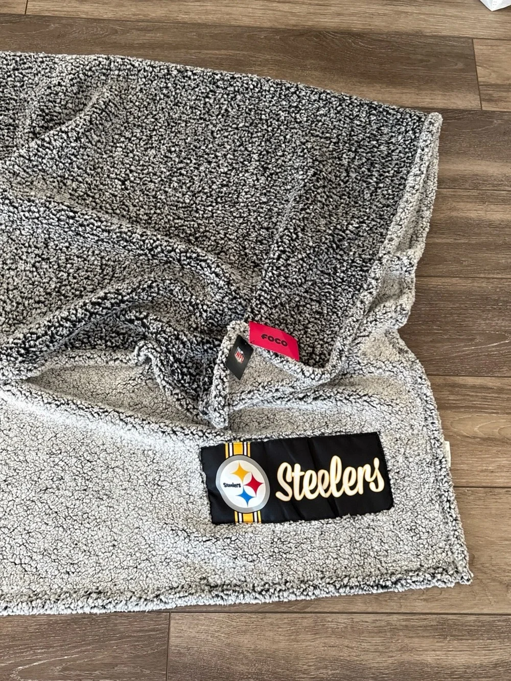 Forever Collectibles Soft/Plush Pittsburgh Steelers 70”x60” NFL Throw NWT